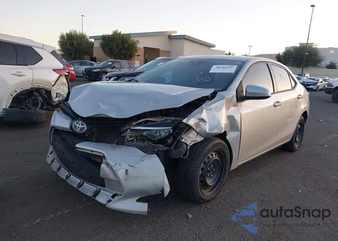2018 Toyota Corolla Le z USA, uszkodzony, nr VIN 5YFBURHE8JP852685
